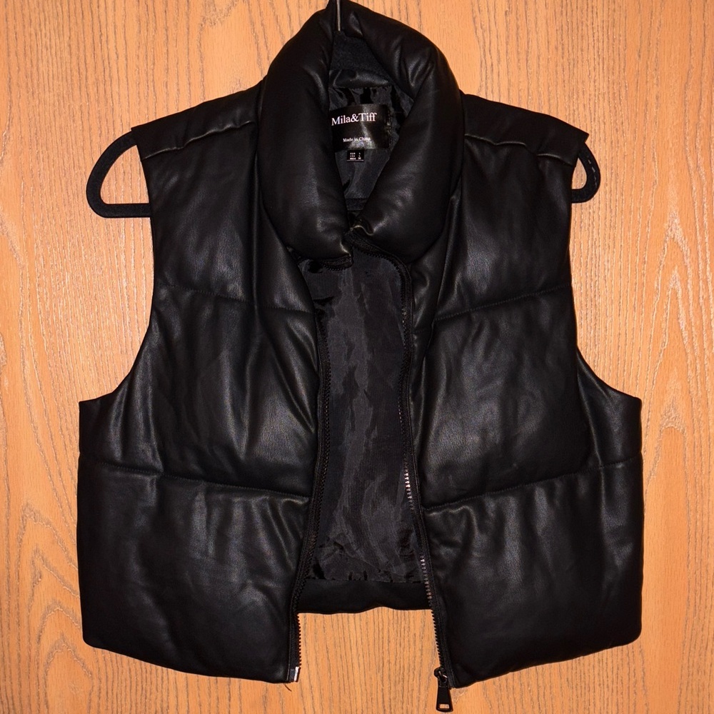 Mila & Tiff Black Puffer Vest